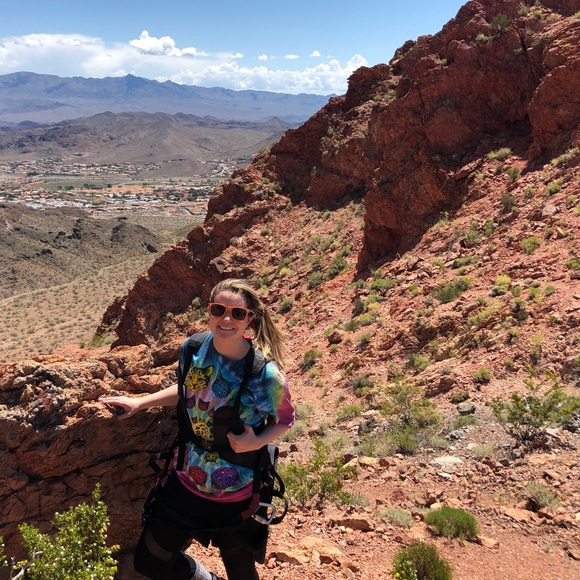 Meet your posher - Picture 2 of 2